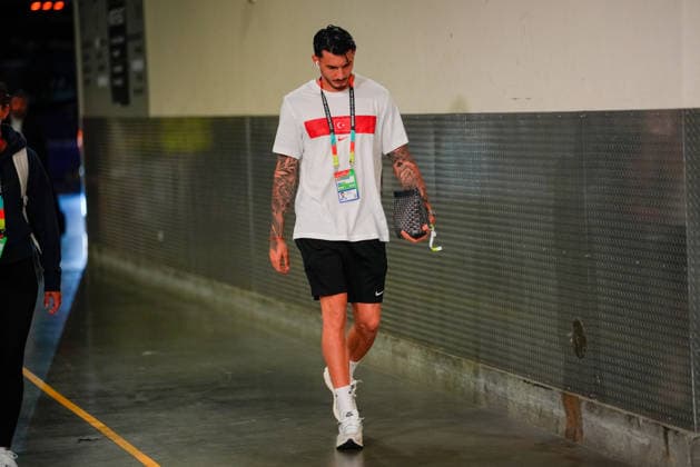 Turkiye v USA - FIFA World Cup, WM, Weltmeisterschaft, Fussball 2026 - Group D LOS ANGELES, CALIFORNIA - JUNE 25: Ugurcan Cakir of Turkiye arrives to the stadium prior the 2026 FIFA World Cup First Stage Group D match between Turkiye and USA at the Los Angeles Stadium (SoFi Stadium) in Inglewood, California, United States on June 25, 2026. Tayfun Coskun Anadolu California United States. Editorial use only. Please get in touch for any other usage.  Copyright: x2026xAnadoluxTayfunxCoskunx