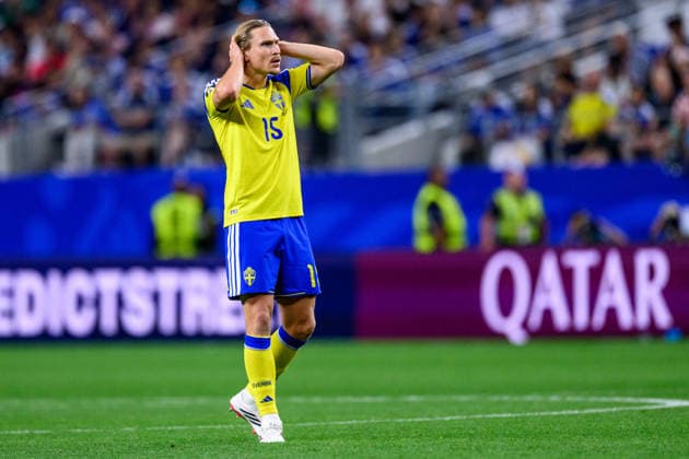260625 Carl Starfelt of Sweden during the FIFA World Cup, WM, Weltmeisterschaft, Fussball 2026 football match between Japan and Sweden on June 25, 2026 in Dallas. Photo: Ludvig Thunman BILDBYRAN kod LT PA1259 bbeng fotboll football soccer fotball vm fotbolls-vm fotball-vm fotbolls-vm 2026 fifa world cup 2026 sverige sweden sverige a japan *** June 25, 2026: Carl Starfelt of Sweden during the 2026 FIFA World Cup soccer match between Japan and Sweden on June 25, 2026 in Dallas. Photo by Ludvig Thunman, BILDBYRAN. Code: LT PA1259 bbeng soccer football fotball World Cup soccer World Cup 2026 FIFA World Cup 2026 Sweden Sweden A Japan  Copyright: LUDVIGxTHUNMAN BB260625LT172