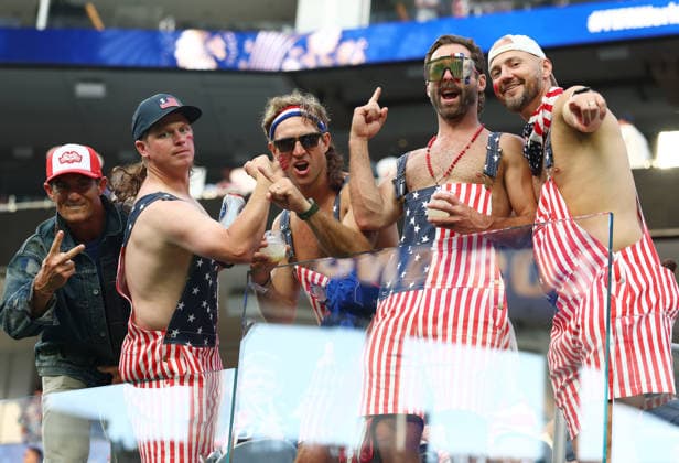 Fans of the USA pose for a photo before the start of a FIFA World Cup, WM, Weltmeisterschaft, Fussball match against Turkey at Los Angeles Stadium in Los Angeles, on Thursday, June 25, 2026.  LAP20260625801 CHRISTIANxBRUNSKILL