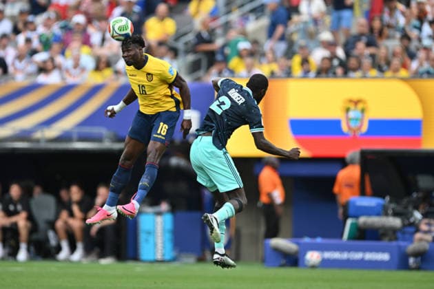 June 25, 2026, East Rutherford, New Jersey, United States of America: East Rutherford, United States of America. 25 Jun, 2026. Ecuador forward JORDY CAICEDO (16) and Germany defender ANTONIO RUEDIGER (2) in action during a World Cup 2026 Group E match. Ecuador defeated Germany 2 to 1. Credit: , Jr. Zuma Press East Rutherford United States of America - ZUMAa301 20260625_aaf_a301_012 Copyright: xBrooksxVonxArxx