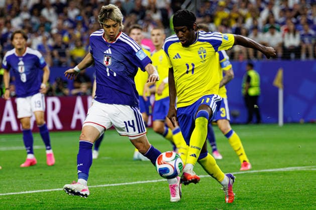 Junya Ito and Anthony Elanga seen during FIFA World Cup, WM, Weltmeisterschaft, Fussball 2026 game between national teams of Japan an Sweden (Grzegorz Wajda Ball Raw Images) Arlington Dallas Stadium USA Copyright: xGrzegorzxWajdax grzegorzwajda_japan_sweden_2526_3-12