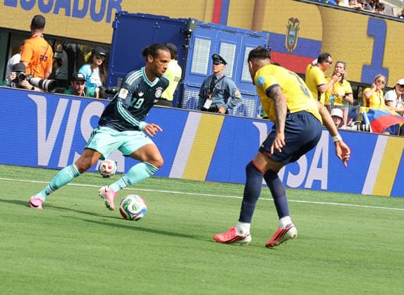 FIFA World Cup, WM, Weltmeisterschaft, Fussball 2026 EAST RUTHERFORD, NEW JERSEY - JUNE 25: Ecuador secured a 2-1 victory over Germany in their FIFA World Cup 2026 Group E match at MetLife Stadium on June 25, 2026 in East Rutherford, New Jersey, United States. Ecuador produced a spirited performance to claim all three points and finish the group stage on a high while Germany suffered their first defeat of the tournament. New York New Jersy MetLife Stadium USA Copyright: xseshadrixSUKUMARx