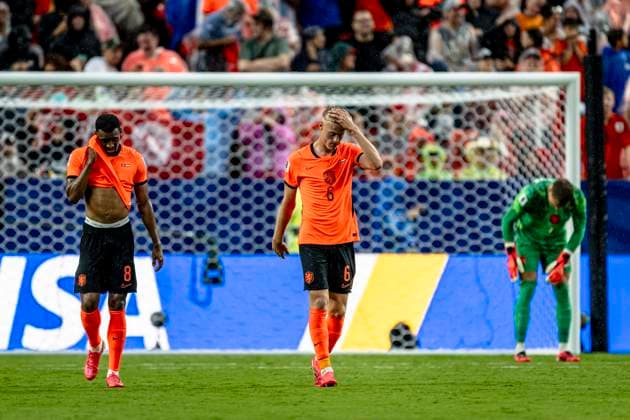 KANSAS CITY - (lr) Ryan Gravenberch of the Netherlands and Jan Paul van Hecke of the Netherlands look disappointed after the equalizer by Hazem Mastouri of Tunisia during the 2026 World Cup at Arrowhead Stadium on June 25, 2026, in Kansas City, United States. (Photo by Stefan Koops EYE4IMAGES DeFodi Images) - *** KANSAS CITY — Ryan Gravenberch of the Netherlands and Jan Paul van Hecke of the Netherlands look disappointed after Hazem Mastouri of Tunisia scored the equalizer during the 2026 World Cup at Arrowhead Stadium on June 25, 2026, in Kansas City, United States. Photo by Stefan Koops EYE4IMAGES DeFodi Images