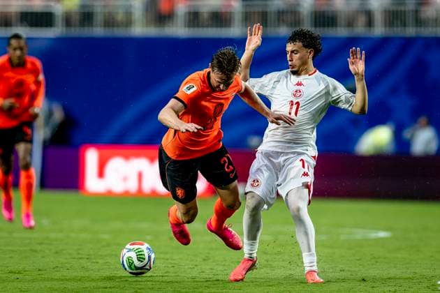 KANSAS CITY - (l-r) Frenkie de Jong of the Netherlands and Ismael Gharbi of Tunisia during the 2026 World Cup at Arrowhead Stadium on June 25, 2026 in Kansas City United States. (Photo by Stefan Koops EYE4IMAGES DeFodi Images) - *** KANSAS CITY l r Frenkie de Jong of the Netherlands and Ismael Gharbi of Tunisia during the 2026 World Cup at Arrowhead Stadium on June 25, 2026, in Kansas City, United States. Photo by Stefan Koops, EYE4IMAGES, DeFodi Images