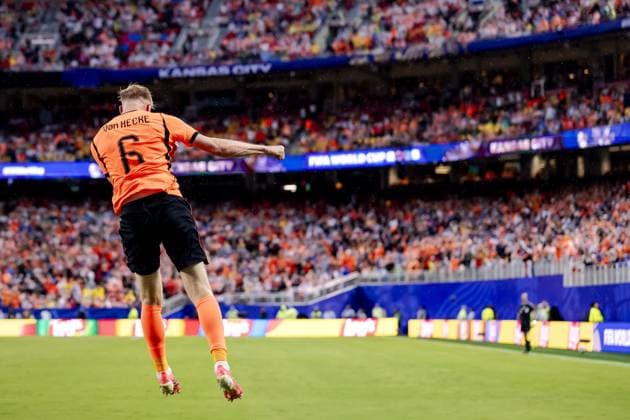 KANSAS - Jan Paul van Hecke of the Netherlands celebrates the 3-1 during the 2026 FIFA World Cup, WM, Weltmeisterschaft, Fussball Group F match between Tunisia and the Netherlands at Kansas City Stadium on June 25, 2026, in Kansas, United States. ROBIN VAN LONKHUIJSEN ANP FIFA World Cup 2026 group stage 2026 xVIxANPxSportx xxANPxIVx 562007777 originalFilename: 562007777.jpg