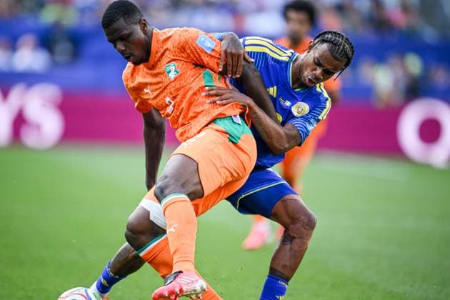 June 25, 2026, Philadelphia, Pennsylvania, United States: Curacao player, JUNINHO BACUNA (7)in action against Ivory Coast player, OUSMANE DIOMANDE (2) during the Group E World Cup match at Philadelphia Stadium World Cup 2026: Group E: Ivory Coast 2:0 Curacao  - ZUMArf1_ 20260625_spo_rf1_324 Copyright: xRickyxFitchettx
