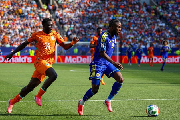 June 25, 2026, Philadelphia, Pennsylvania, USA: SHEREL FLORANUS of Curacao dribbles away from OUMAR DIAKITE of Cote D Ivoire during the 2026 FIFA World Cup, WM, Weltmeisterschaft, Fussball Group E match at Philadelphia Stadium in Philadelphia, PA on June 25, 2026. World Cup 2026: Curacao 0:2 Cote DIvoire  - ZUMAm283 20260625_zsp_m283_053 Copyright: xBillyxMyersx