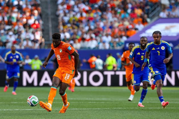 June 25, 2026, Philadelphia, Pennsylvania, USA: IBRAHIM SANGARE of Cote D Ivoire plays a pass forward during the 2026 FIFA World Cup, WM, Weltmeisterschaft, Fussball Group E match at Philadelphia Stadium in Philadelphia, PA on June 25, 2026. World Cup 2026: Curacao 0:2 Cote DIvoire  - ZUMAm283 20260625_zsp_m283_054 Copyright: xBillyxMyersx