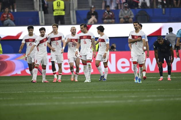 Turkiye v USA - FIFA World Cup, WM, Weltmeisterschaft, Fussball 2026 - Group D LOS ANGELES, CALIFORNIA - JUNE 25: Players of Turkiye celebrate after a goal by Orkun Kokcu (6) during the 2026 FIFA World Cup First Stage Group D match between Turkiye and USA at the Los Angeles Stadium (SoFi Stadium) in Inglewood, California, United States on June 25, 2026. Tayfun Coskun Anadolu California United States. Editorial use only. Please get in touch for any other usage.  Copyright: x2026xAnadoluxTayfunxCoskunx