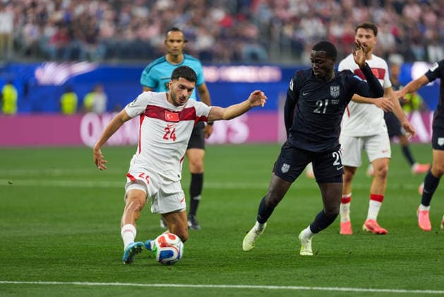 Turkiye v USA - FIFA World Cup, WM, Weltmeisterschaft, Fussball 2026 - Group D LOS ANGELES, CALIFORNIA - JUNE 25: Oguz Aydin (24) of Turkyie in action during the 2026 FIFA World Cup First Stage Group D match between Turkiye and USA at the Los Angeles Stadium (SoFi Stadium) in Inglewood, California, United States on June 25, 2026.??????? Tayfun Coskun Anadolu California United States. Editorial use only. Please get in touch for any other usage.  Copyright: x2026xAnadoluxTayfunxCoskunx