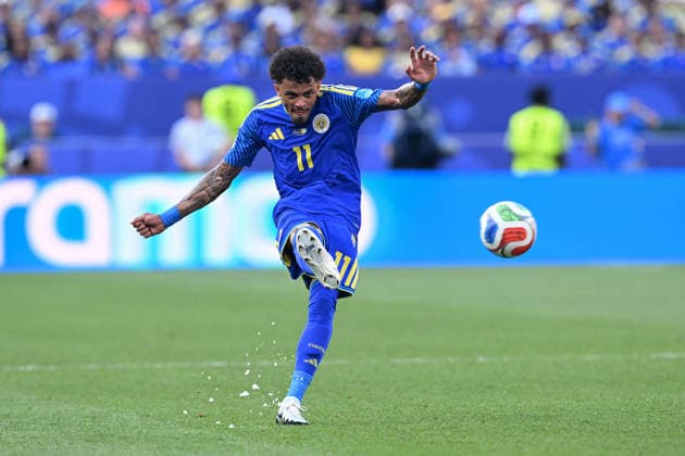 PHILADELPHIA, PA - JUNE 25: Jeremy Antonisse 11 of Curacao kicks the ball during the FIFA World Cup, WM, Weltmeisterschaft, Fussball 2026 Group E match between Curacao and Cote d™Ivoire on June 25th, 2026 at Philadelphia Stadium in Philadelphia, PA.(Photo by Terence Lewis Icon Sportswire) SOCCER: JUN 25 FIFA World Cup 26 Group E - Curacao vs Cote d Ivoire EDITORIAL USE ONLY Icon260625043