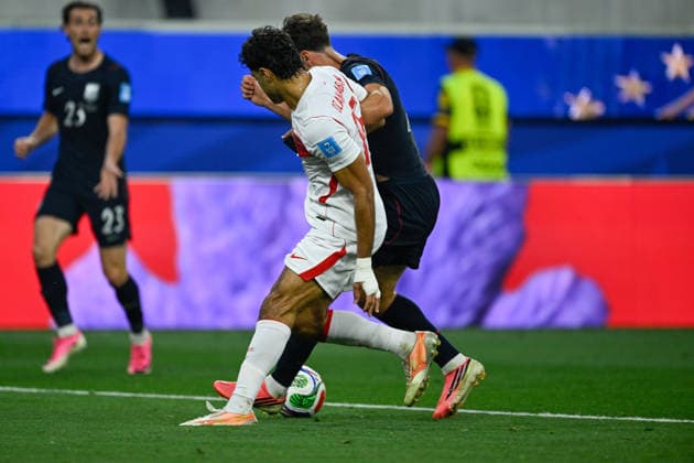Turkiye v USA - FIFA World Cup, WM, Weltmeisterschaft, Fussball 2026 - Group D LOS ANGELES, CALIFORNIA - JUNE 25: Ozan Kabak of Turkiye in action during the 2026 FIFA World Cup First Stage Group D match between Turkiye and USA at the Los Angeles Stadium (SoFi Stadium) in Inglewood, California, United States on June 25, 2026. Tayfun Coskun Anadolu California United States. Editorial use only. Please get in touch for any other usage.  Copyright: x2026xAnadoluxTayfunxCoskunx
