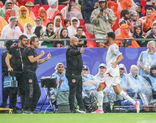 JUNE 25, 2026: Tunisia forward Hazem Mastouri (9) celebrates with a member of team Tunisia at Kansas City Stadium in Kansas City, MO. CSM FIFA World Cup, WM, Weltmeisterschaft, Fussball 2026: Tunisia Vs Netherlands JUN 25th  - ZUMAc04_ 20260625_zma_c04_346 Copyright: xRomanxPunox