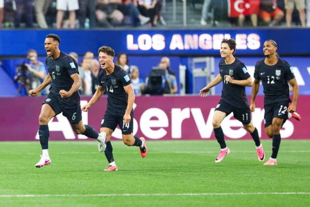 FIFA World Cup, WM, Weltmeisterschaft, Fussball 2026 - Group D - Turkey vs USA Auston Trusty of USA (L) celebrates scoring the 0-1 goal during the FIFA World Cup 2026 group stage match Turkey against USA, in Los Angeles, Califronia, USA, 25 June 2026. LOS ANGELES United States  Copyright: xCHRISTOPHERxTORRESx