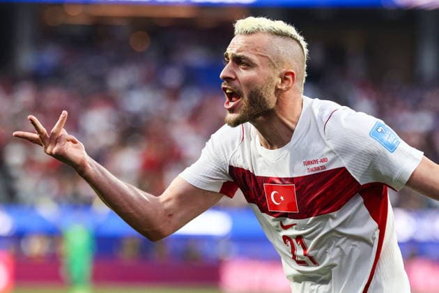 FIFA World Cup, WM, Weltmeisterschaft, Fussball 2026 - Group D - Turkey vs USA BarÄ±s Alper Yilmaz of Turkey complains to the referee during the FIFA World Cup 2026 group stage match Turkey against USA, in Los Angeles, Califronia, USA, 25 June 2026. LOS ANGELES United States  Copyright: xCHRISTOPHERxTORRESx