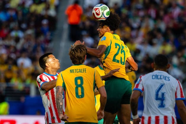 SANTA CLARA, CA - JUNE 25: Lucas Herrington 25 of Australia heads the ball during the FIFA World Cup, WM, Weltmeisterschaft, Fussball 2026 Group D match between Paraguay and Australia on June 25, 2026 at San Francisco Bay Area Stadium in Santa Clara, CA. (Photo by Matthew Huang Icon Sportswire) SOCCER: JUN 25 FIFA World Cup 26 Group D - Paraguay vs Australia EDITORIAL USE ONLY Icon260625006