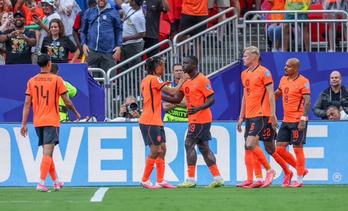 JUNE 25, 2026: Netherlands forward Brian Brobbey (19) celebrates with teammates after scoring a goal in the 7th minute against Tunisia at Kansas City Stadium in Kansas City, MO. CSM Kansas City United States - ZUMAc04_ 20260625_zma_c04_314 Copyright: xRomanxPunox