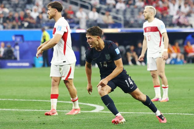 Sebastian Berhalter of the United States celebrates after scoring a goal against Turkey in the second half of a FIFA World Cup, WM, Weltmeisterschaft, Fussball match at Los Angeles Stadium in Los Angeles, on Thursday, June 25, 2026.  LAP20260625819 CHRISTIANxBRUNSKILL
