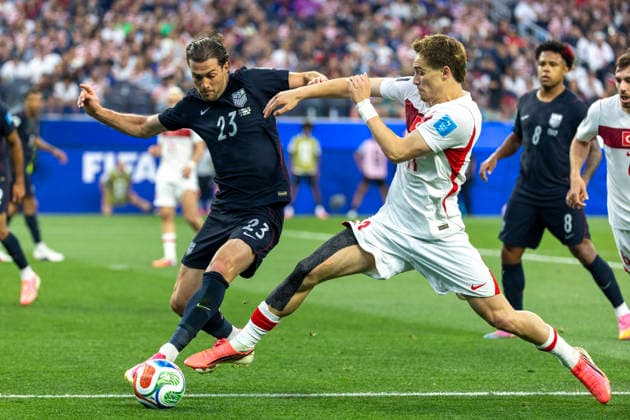June 25, 2026, Los Angeles, California, USA: United States Joe Scally (23) and TurkeyÃ¢â‚¬â ¢ Kenan Yildiz (11) vie for the ball during the FIFA World Cup, WM, Weltmeisterschaft, Fussball Group D soccer match at SoFi Stadium in Inglewood, Calif., Thursday, June 25, 2026. World Cup 2026: United States Vs Turkey  - ZUMAc68_ 20260625_zaf_c68_018 Copyright: xRingoxChiux