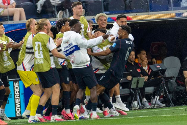 June 25, 2026, Los Angeles, California, USA: United States Auston Trusty (6) celebrates after scoring against the Turkey during the FIFA World Cup, WM, Weltmeisterschaft, Fussball Group D soccer match at SoFi Stadium in Inglewood, Calif., Thursday, June 25, 2026. World Cup 2026: United States Vs Turkey  - ZUMAc68_ 20260625_zaf_c68_032 Copyright: xRingoxChiux