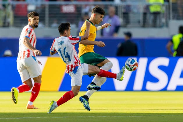 SANTA CLARA, CA - JUNE 25: Andres Cubas 14 of Paraguay clears the ball during the FIFA World Cup, WM, Weltmeisterschaft, Fussball Group D match between Paraguay and Australia on June 25, 2026 at San Francisco Bay Area Stadium in Santa Clara, CA. (Photo by Bob Kupbens Icon Sportswire) SOCCER: JUN 25 FIFA World Cup 26 Group D - Paraguay vs Australia EDITORIAL USE ONLY Icon260625011
