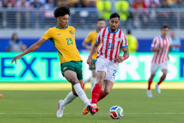 SANTA CLARA, CA - JUNE 25: Lucas Herrington 25 of Australia passes the ball during the FIFA World Cup, WM, Weltmeisterschaft, Fussball Group D match between Paraguay and Australia on June 25, 2026 at San Francisco Bay Area Stadium in Santa Clara, CA. (Photo by Bob Kupbens Icon Sportswire) SOCCER: JUN 25 FIFA World Cup 26 Group D - Paraguay vs Australia EDITORIAL USE ONLY Icon260625014