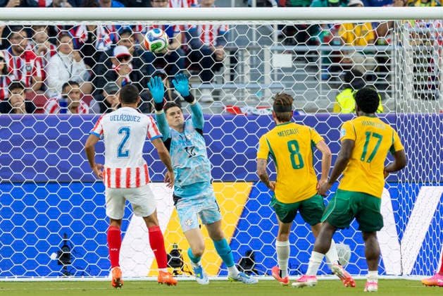 SANTA CLARA, CA - JUNE 25: Orlando Gill 12 of Paraguay makes a save during the FIFA World Cup, WM, Weltmeisterschaft, Fussball Group D match between Paraguay and Australia on June 25, 2026 at San Francisco Bay Area Stadium in Santa Clara, CA. (Photo by Bob Kupbens Icon Sportswire) SOCCER: JUN 25 FIFA World Cup 26 Group D - Paraguay vs Australia EDITORIAL USE ONLY Icon260625027