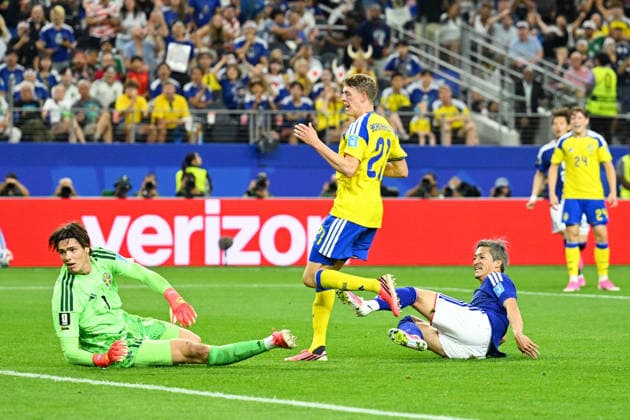 (L-R) Jacob Widell Zetterstrom (SWE), Alexander Bernhardsson (SWE), Daizen Maeda (JPN), JUNE 25, 2026 - Football Soccer : FIFA World Cup, WM, Weltmeisterschaft, Fussball 2026 Group F match between Japan 1-1 Sweden at Dallas Stadium in Arlington, Texas, USA.  aflo_335812691 KenjiroxMatsuox