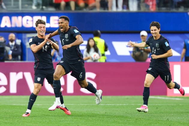 FIFA World Cup, WM, Weltmeisterschaft, Fussball 2026 - Group D - Turkey vs USA United States of America defender Auston Trusty celebrates with his teammates after scoring a goal in the first half of the FIFA World Cup 2026 group stage match Turkey against USA, in Los Angeles, USA, 25 June 2026. LOS ANGELES United States  Copyright: xCHRISTOPHERxTORRESx