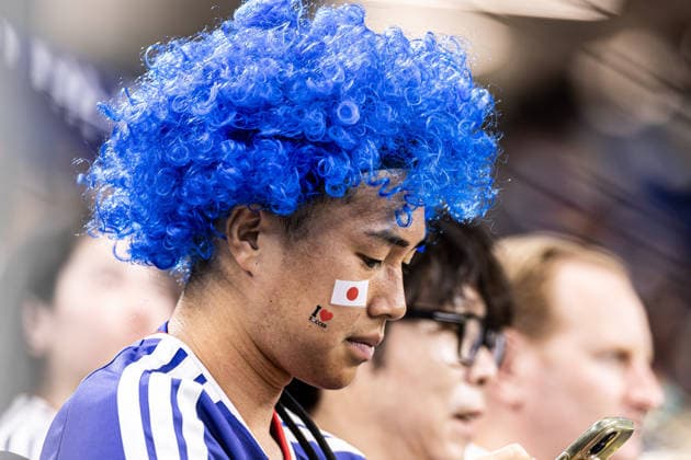Japan vs. Sweden DALLAS, TX - 25.06.2026: JAPAN VS. SWEDEN - Fans watch the match between Japan and Sweden, valid for the group stage of the 2026 FIFA World Cup, WM, Weltmeisterschaft, Fussball held at AT&amp;T Stadium, in Arlington, Texas, United States, this Thursday (25). (Photo: Danilo Fernandes Fotoarena) x2970973x  DaniloxFernandes