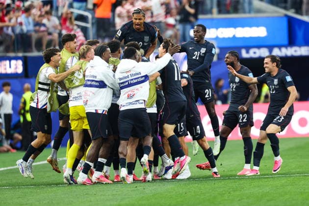 FIFA World Cup, WM, Weltmeisterschaft, Fussball 2026 - Group D - Turkey vs USA United States of America defender Auston Trusty celebrates with his teammates after scoring a goal in the first half of the FIFA World Cup 2026 group stage match Turkey against USA, in Los Angeles, USA, 25 June 2026. LOS ANGELES United States  Copyright: xCHRISTOPHERxTORRESx