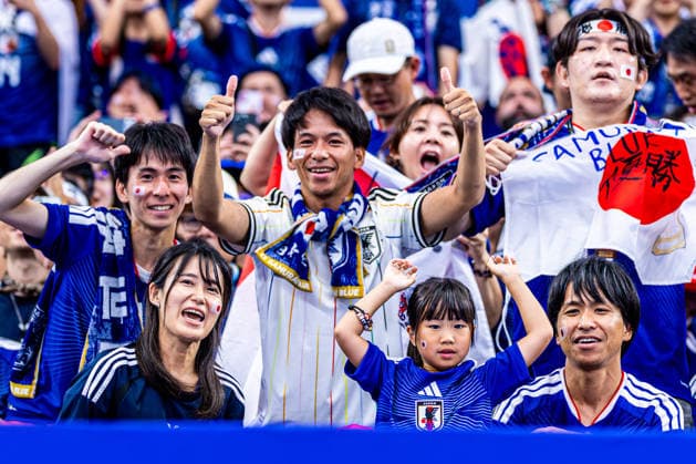 Japan vs. Sweden DALLAS, TX - 25.06.2026: JAPAN VS. SWEDEN - Fans watch the match between Japan and Sweden, valid for the group stage of the 2026 FIFA World Cup, WM, Weltmeisterschaft, Fussball held at AT&amp;T Stadium, in Arlington, Texas, United States, this Thursday (25). (Photo: Danilo Fernandes Fotoarena) x2970985x  DaniloxFernandes