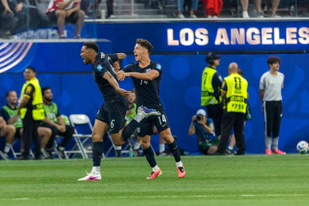June 25, 2026, Los Angeles, California, USA: United States Auston Trusty (6) celebrates after scoring against the Turkey during the FIFA World Cup, WM, Weltmeisterschaft, Fussball Group D soccer match at SoFi Stadium in Inglewood, Calif., Thursday, June 25, 2026. Los Angeles USA - ZUMAc68_ 20260625_zaf_c68_016 Copyright: xRingoxChiux