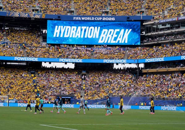 Anzeige auf der LED Wand: Hydration Break, Trinkpause FIFA World Cup, WM, Weltmeisterschaft, Fussball 2026: Ecuador vs Deutschland 25 June 2026, FIFA World Cup 2026: Ecuador vs Deutschland (Group E, Matchday 3) at New York New Jersey Stadium in East Rutherford, New Jersey, USA. *** Display on the LED wall: Hydration Break, FIFA World Cup 2026 Ecuador vs. Germany, June 25, 2026; FIFA World Cup 2026 Ecuador vs. Germany, Group E, Matchday 3 at New York New Jersey Stadium in East Rutherford, New Jersey, USA Copyright: HMBxMedia xMarcoxBader