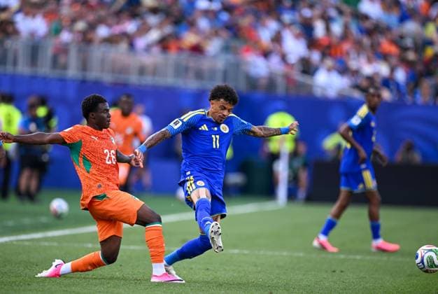 June 25, 2026, Philadelphia, Pennsylvania, United States: Curacao JEREMY ANTONISSE (11)in action against Ivory CoastoÂ¢Ã¢öÂ¬Ã¢Â¢s player, CHRIST INAO OULAI (26) during the Group E World Cup match at Philadelphia Stadium Philadelphia USA - ZUMArf1_ 20260625_spo_rf1_335 Copyright: xRickyxFitchettx