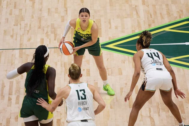 June 25, 2026, Seattle, Washington, USA: Seattle Storm guard JADE MELBOURNE (5) controls the ball in the first quarter of the WNBA, Basketball Damen, USA match between the Seattle Storm and New York Liberty at Climate Pledge Arena in Seattle. WNBA 2026: Seattle 99:88 New York  - ZUMAd218 20260625_zsp_d218_003 Copyright: xRichardxDizonx