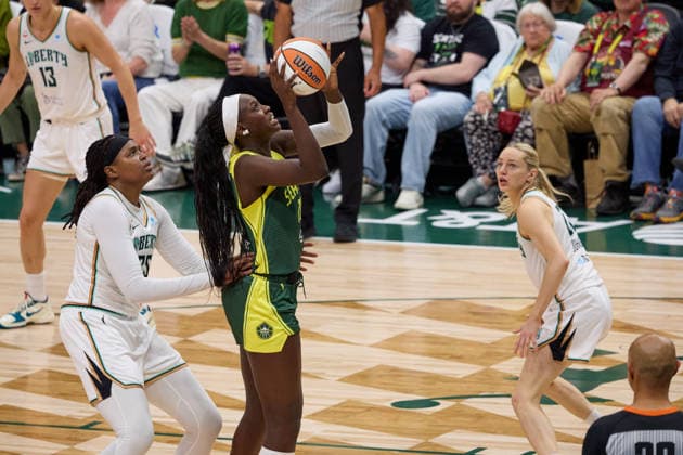 June 25, 2026, Seattle, Washington, USA: Seattle Storm center AWA FAM (11) attempts a field goal in the second quarter of the WNBA, Basketball Damen, USA match between the Seattle Storm and New York Liberty at Climate Pledge Arena in Seattle. Seattle USA - ZUMAd218 20260625_zsp_d218_015 Copyright: xRichardxDizonx