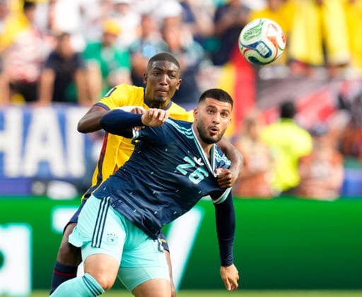 Joel Ordonez (Ecuador, 4) im Zweikampf mit Deniz Undav (Deutschland, 26) USA, FIFA Weltmeisterschaft, Ecuador vs Deutschland, East Rutherford, 25.06.2026 USA, FIFA Weltmeisterschaft, Ecuador vs Deutschland, East Rutherford, 25.06.2026 East Rutherford *** Joel Ordonez (Ecuador), No. 4, in a tackle with Deniz Undav (Germany), No. 26, USA, FIFA World Cup, Ecuador vs. Germany, East Rutherford, June 25, 2026, USA, FIFA World Cup, Ecuador vs. Germany, East Rutherford, June 25, 2026, East Rutherford Copyright: xEibner-Pressefoto ScottxColemanx EP_SCN