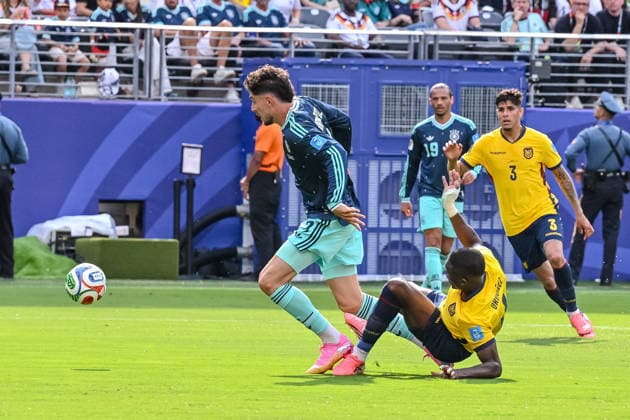 Kai Havertz (Germany) and Joel Ordonez (Ecuador) battle for the ball during the FIFA World Cup, WM, Weltmeisterschaft, Fussball 2026 Group E match between Ecuador and Germany at New York New Jersey Stadium on June 25, 2026 in East Rutherford, United States. (Photo by Harry Langer DeFodi Images) - *** Kai Havertz of Germany and Joel Ordonez of Ecuador battle for the ball during the 2026 FIFA World Cup Group E match between Ecuador and Germany at New York New Jersey Stadium on June 25, 2026, in East Rutherford, United States. Photo by Harry Langer, DeFodi Images