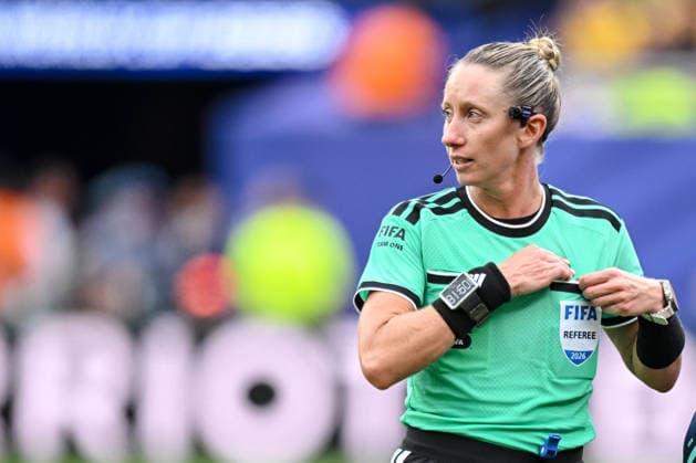 referee Tori Penso Looks on during the FIFA World Cup, WM, Weltmeisterschaft, Fussball 2026 Group E match between Ecuador and Germany at New York New Jersey Stadium on June 25, 2026 in East Rutherford, United States. (Photo by Harry Langer DeFodi Images) - *** Referee Tori Penso looks on during the 2026 FIFA World Cup Group E match between Ecuador and Germany at New York New Jersey Stadium on June 25, 2026, in East Rutherford, United States. Photo by Harry Langer, DeFodi Images