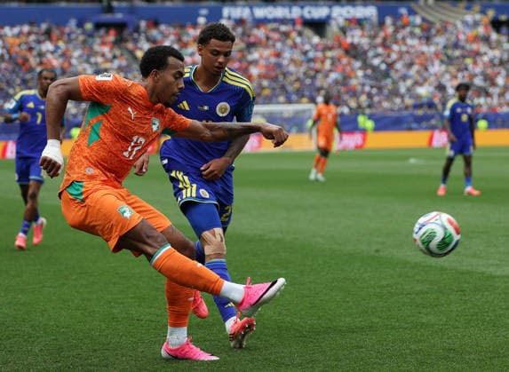260626 -- PHILADELPHIA, June 26, 2026 -- Guela Doue L of Cote d Ivoire competes during the group E match between Curacao and Cote d Ivoire at the 2026 FIFA World Cup, WM, Weltmeisterschaft, Fussball at Philadelphia Stadium in Philadelphia, the United States, June 25, 2026. SPU.S.-PHILADELPHIA-FOOTBALL-FIFA WORLD CUP-GROUP E-CUW VS CIV HuxXingyu  (SP)U.S.-PHILADELPHIA-FOOTBALL-FIFA WORLD CUP-GROUP E-CUW VS CIV IMAGO HuxXingyu  imago images 0860040264