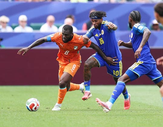260626 -- PHILADELPHIA, June 26, 2026 -- Franck Kessie L of Cote d Ivoire competes during the group E match between Curacao and Cote d Ivoire at the 2026 FIFA World Cup, WM, Weltmeisterschaft, Fussball at Philadelphia Stadium in Philadelphia, the United States, June 25, 2026. SPU.S.-PHILADELPHIA-FOOTBALL-FIFA WORLD CUP-GROUP E-CUW VS CIV HuxXingyu  (SP)U.S.-PHILADELPHIA-FOOTBALL-FIFA WORLD CUP-GROUP E-CUW VS CIV IMAGO HuxXingyu  imago images 0860040265