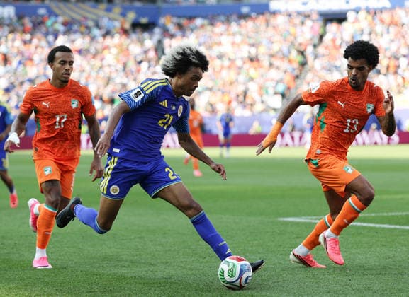 260626 -- PHILADELPHIA, June 26, 2026 -- Tahith Chong C of Curacao competes during the group E match between Curacao and Cote d Ivoire at the 2026 FIFA World Cup, WM, Weltmeisterschaft, Fussball at Philadelphia Stadium in Philadelphia, the United States, June 25, 2026. SPU.S.-PHILADELPHIA-FOOTBALL-FIFA WORLD CUP-GROUP E-CUW VS CIV HuxXingyu  (SP)U.S.-PHILADELPHIA-FOOTBALL-FIFA WORLD CUP-GROUP E-CUW VS CIV IMAGO HuxXingyu  imago images 0860044972