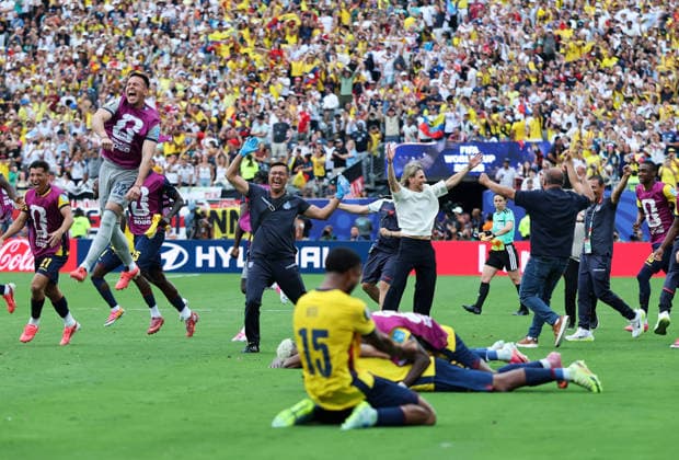 260626 -- NEW JERSEY, June 26, 2026 -- Team Ecuador celebrate after winning the group E match between Ecuador and Germany at the 2026 FIFA World Cup, WM, Weltmeisterschaft, Fussball at New York New Jersey Stadium in New Jersey, the United States, June 25, 2026. SPU.S.-NEW JERSEY-FOOTBALL-FIFA WORLD CUP-GROUP E-ECU VS GER CaoxCan  (SP)U.S.-NEW JERSEY-FOOTBALL-FIFA WORLD CUP-GROUP E-ECU VS GER IMAGO CaoxCan  imago images 0860044983