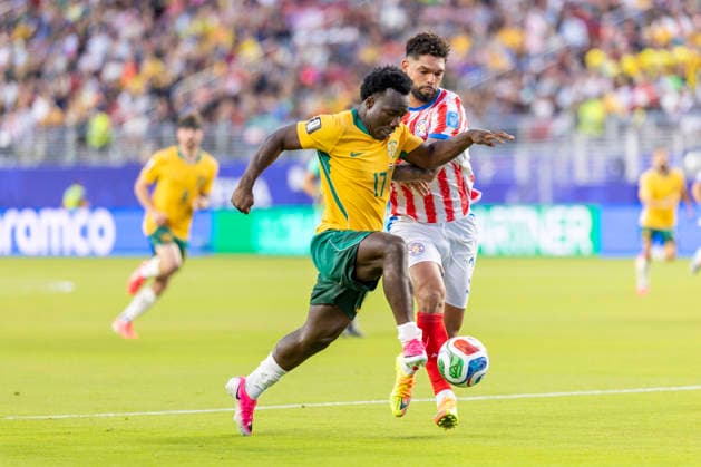 SANTA CLARA, CA - JUNE 25: Nestory Irankunda 17 of Australia brings the ball into the box during the FIFA World Cup, WM, Weltmeisterschaft, Fussball Group D match between Paraguay and Australia on June 25, 2026 at San Francisco Bay Area Stadium in Santa Clara, CA. (Photo by Bob Kupbens Icon Sportswire) SOCCER: JUN 25 FIFA World Cup 26 Group D - Paraguay vs Australia EDITORIAL USE ONLY Icon260625029