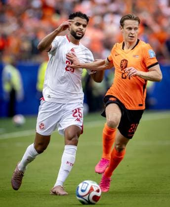 KANSAS - (lr) Anis Slimane of Tunisia, Frenkie de Jong of the Netherlands during the FIFA World Cup, WM, Weltmeisterschaft, Fussball 2026 Group F match between Tunisia and the Netherlands at Kansas City Stadium on June 25, 2026, in Kansas, United States. KOEN VAN WEEL ANP FIFA World Cup 2026 group stage 2026 xVIxANPxSportx xxANPxIVx 562019441 originalFilename: 562019441.jpg
