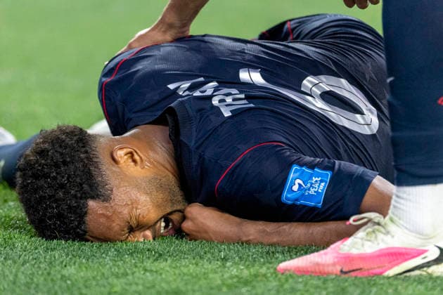 June 25, 2026, Los Angeles, California, USA: United States Auston Trusty (6) reacts after being injured by the Turkey during the FIFA World Cup, WM, Weltmeisterschaft, Fussball Group D soccer match at SoFi Stadium in Inglewood, Calif., Thursday, June 25, 2026. World Cup 2026: United States 2:2 Turkey  - ZUMAc68_ 20260625_zaf_c68_061 Copyright: xRingoxChiux