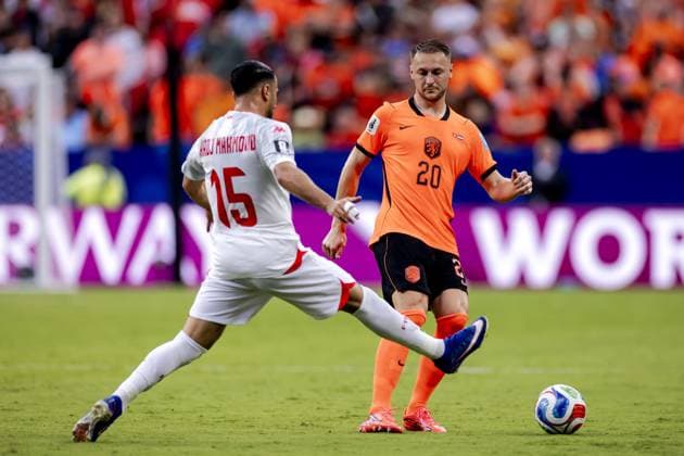 KANSAS - Mohamed Hadj Mahmoud of Tunisia and Teun Koopmeiners of the Netherlands during the 2026 FIFA World Cup, WM, Weltmeisterschaft, Fussball Group F match between Tunisia and the Netherlands at Kansas City Stadium on June 25, 2026, in Kansas, United States. ROBIN VAN LONKHUIJSEN ANP FIFA World Cup 2026 group stage 2026 xVIxANPxSportx xxANPxIVx 562019599 originalFilename: 562019599.jpg
