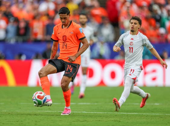 JUNE 25, 2026: Netherlands midfielder Tijjani Reijnders (14) reacts against Tunisia at Kansas City Stadium in Kansas City, MO. CSM FIFA World Cup, WM, Weltmeisterschaft, Fussball 2026: Tunisia Vs Netherlands JUN 25th  - ZUMAc04_ 20260625_zma_c04_392 Copyright: xRomanxPunox