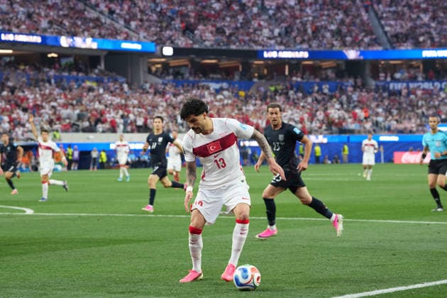 RECORD DATE NOT STATED 25th June 2026; SoFi Stadium, Los Angeles, California, United States of America; FIFA World Cup, WM, Weltmeisterschaft, Fussball Football, Turkey versus United States of America; Eren Elmali of Turkey on the ball AlecxBrown